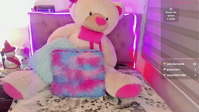 Snapshot of _EmiRhodes chatting on 12.05.24 EmiRhodes online show from 12.05.24