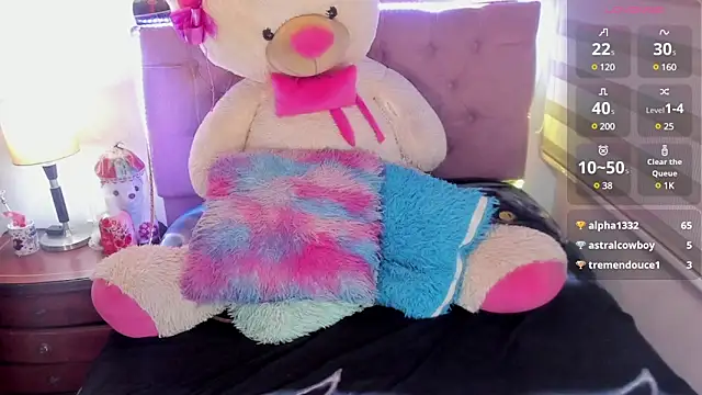 Snapshot of _EmiRhodes chatting on 02.19.25 EmiRhodes online show from 02.19.25