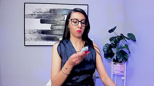 Snapshot of luna_willians chatting on 01.29.25 luna willians online show from 01.29.25