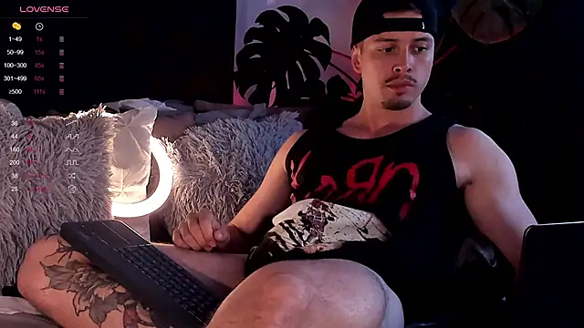 Snapshot of ADAM_BOUTON_ chatting on 12.21.24 ADAM BOUTON online show from 12.21.24