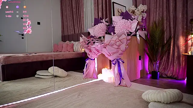 Snapshot of EmilyHudsson_1 chatting on 02.14.26 EmilyHudsson 1 online show from 02.14.26