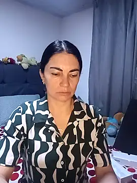 renata hot1 online show from 04.21.26