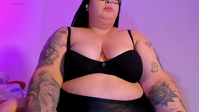 Apriilpeach  online show from 12.17.25