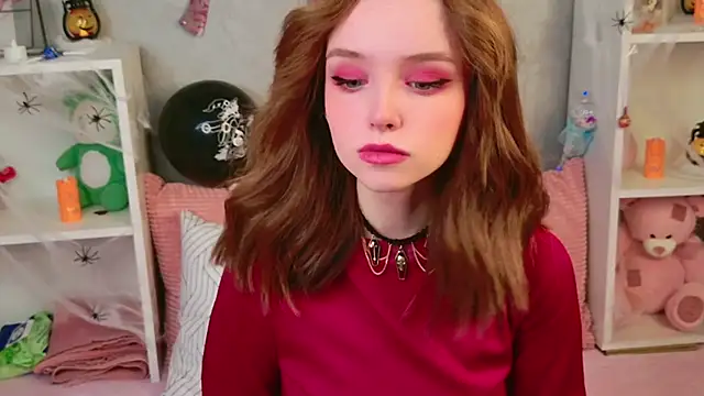 Snapshot of b4by_LoL1 chatting on 10.31.25 b4by LoL1 online show from 10.31.25