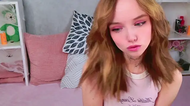 Snapshot of b4by_LoL1 chatting on 11.09.25 b4by LoL1 online show from 11.09.25