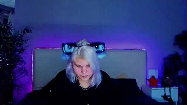 JoannLowe online show from 01.11.25