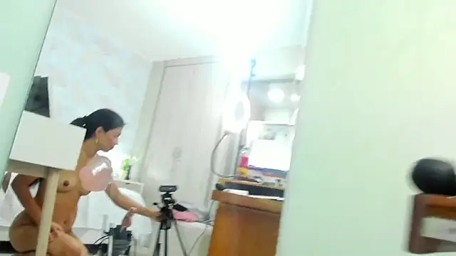 TianaReedd online show from 12.19.24