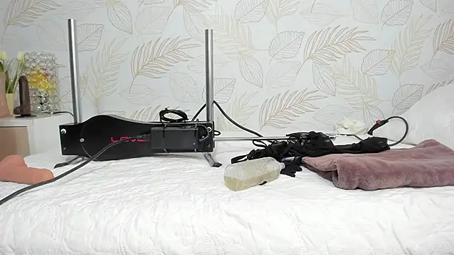 TianaReedd online show from 01.28.25