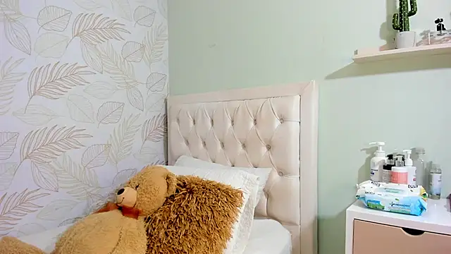 TianaReedd online show from 02.22.25