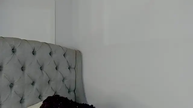 TianaReedd online show from 09.17.25