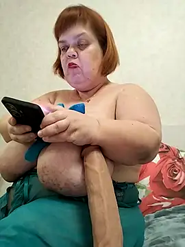 Snapshot of MIDGET-TITS chatting on 02.27.25 MIDGET-TITS online show from 02.27.25