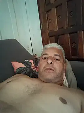 Snapshot of gordonunes chatting on 02.26.26 gordonunes online show from 02.26.26