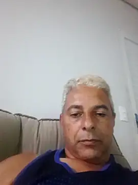 Snapshot of gordonunes chatting on 06.15.26 gordonunes online show from 06.15.26
