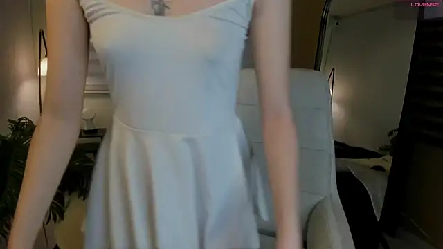 Catyloves online show from 04.15.26