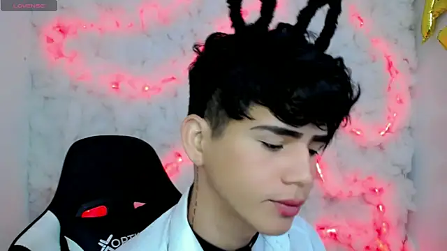 Snapshot of Tayson_Rivers chatting on 10.02.25 Tayson Rivers online show from 10.02.25