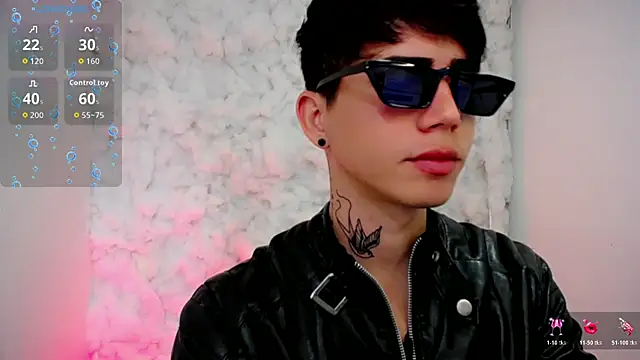 Snapshot of Tayson_Rivers chatting on 10.25.25 Tayson Rivers online show from 10.25.25