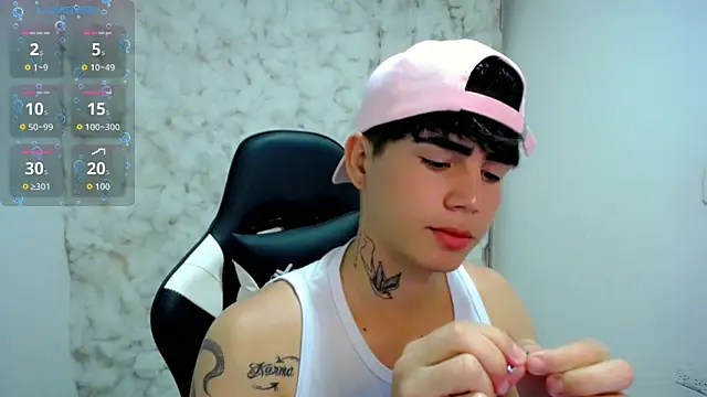 Snapshot of Tayson_Rivers chatting on 11.15.25 Tayson Rivers online show from 11.15.25