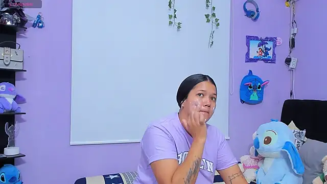 Snapshot of sara_mendez2 chatting on 10.16.25 sara mendez2 online show from 10.16.25