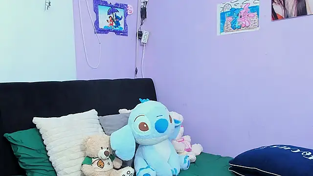 Snapshot of sara_mendez2 chatting on 10.25.25 sara mendez2 online show from 10.25.25