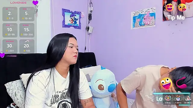 Snapshot of sara_mendez2 chatting on 11.04.25 sara mendez2 online show from 11.04.25