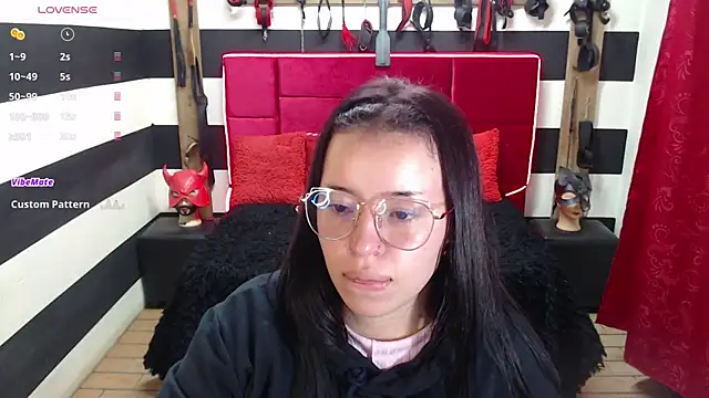 Snapshot of Marian_Ran chatting on 10.02.25 Marian Ran online show from 10.02.25