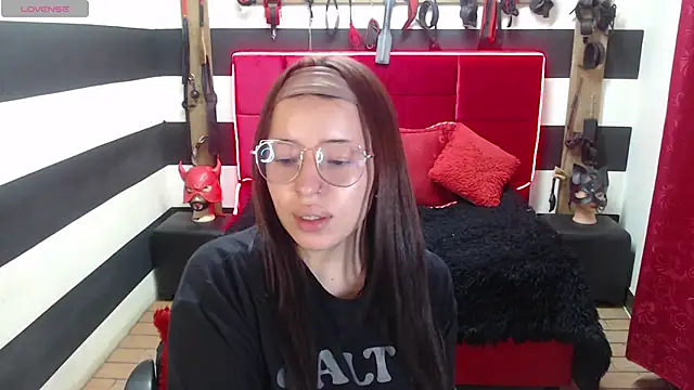 Snapshot of Marian_Ran chatting on 10.06.25 Marian Ran online show from 10.06.25