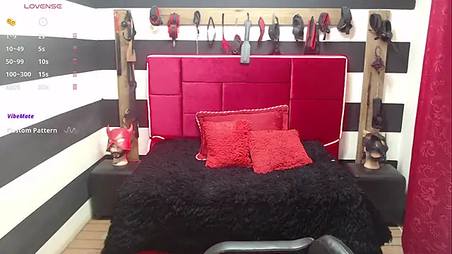 Snapshot of Marian_Ran chatting on 10.10.25 Marian Ran online show from 10.10.25