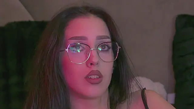 Snapshot of AishaHummer chatting on 11.08.25 AishaHummer online show from 11.08.25