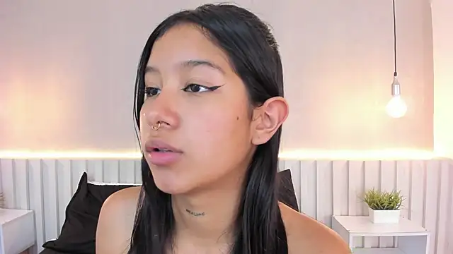 Snapshot of Aida_moreno chatting on 01.24.25 Aida moreno online show from 01.24.25