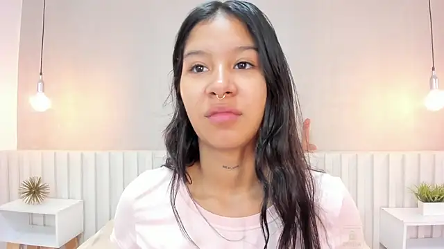 Snapshot of Aida_moreno chatting on 01.28.25 Aida moreno online show from 01.28.25