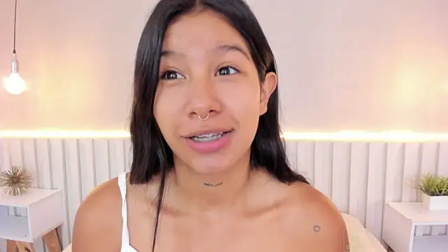 Snapshot of Aida_moreno chatting on 02.14.25 Aida moreno online show from 02.14.25