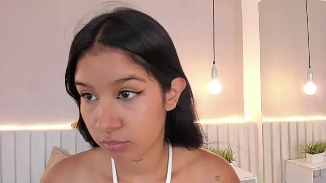 Snapshot of Aida_moreno chatting on 02.21.25 Aida moreno online show from 02.21.25