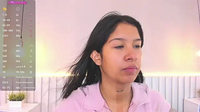 Snapshot of Aida_moreno chatting on 02.25.25 Aida moreno online show from 02.25.25