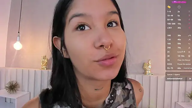 Snapshot of Aida_moreno chatting on 03.04.25 Aida moreno online show from 03.04.25