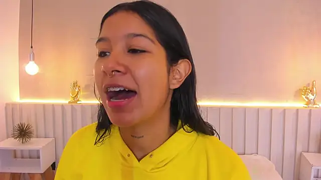 Snapshot of Aida_moreno chatting on 03.07.25 Aida moreno online show from 03.07.25