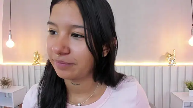 Snapshot of Aida_moreno chatting on 03.17.25 Aida moreno online show from 03.17.25