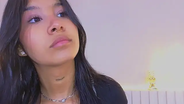 Snapshot of Aida_moreno chatting on 09.20.25 Aida moreno online show from 09.20.25