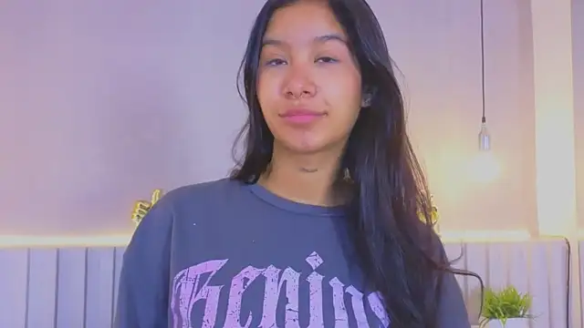 Snapshot of Aida_moreno chatting on 09.28.25 Aida moreno online show from 09.28.25