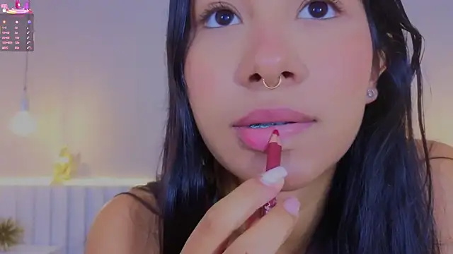 Snapshot of Aida_moreno chatting on 10.04.25 Aida moreno online show from 10.04.25