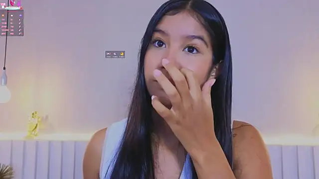 Snapshot of Aida_moreno chatting on 10.07.25 Aida moreno online show from 10.07.25