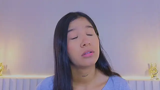 Snapshot of Aida_moreno chatting on 10.08.25 Aida moreno online show from 10.08.25