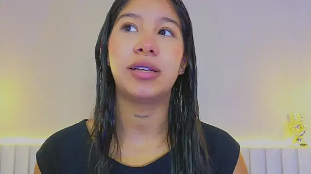 Snapshot of Aida_moreno chatting on 10.19.25 Aida moreno online show from 10.19.25