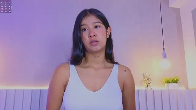 Snapshot of Aida_moreno chatting on 10.21.25 Aida moreno online show from 10.21.25