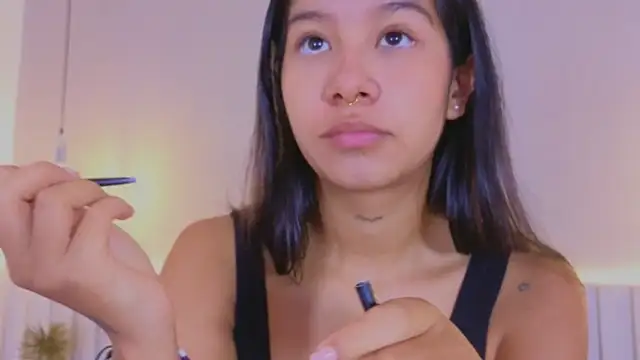 Snapshot of Aida_moreno chatting on 10.23.25 Aida moreno online show from 10.23.25