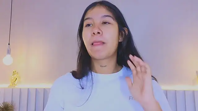 Snapshot of Aida_moreno chatting on 10.26.25 Aida moreno online show from 10.26.25