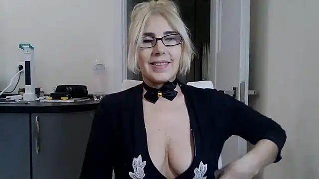sweet raspberry online show from 12.10.24