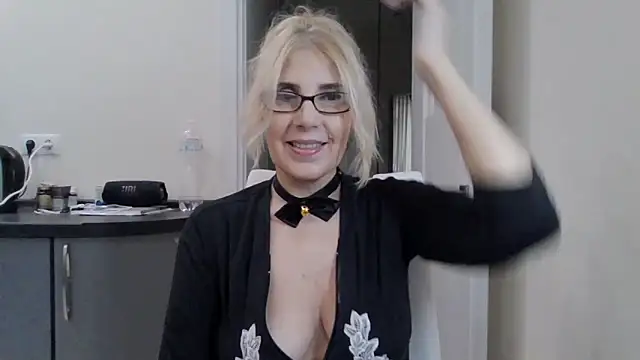 sweet raspberry online show from 12.21.24