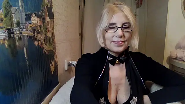 sweet raspberry online show from 01.20.25