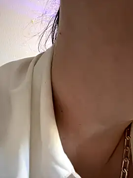 Evelinia online show from 09.26.25