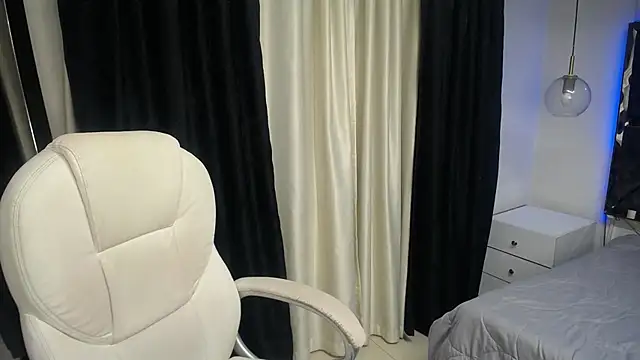 Snapshot of ailyn_miranda chatting on 03.11.25 ailyn miranda online show from 03.11.25